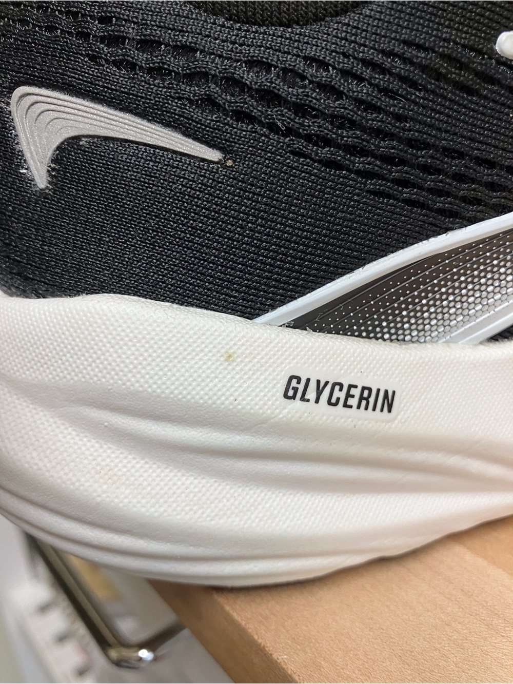 Brooks Black and White Women's Running Sneakers - Picture 12 of 14